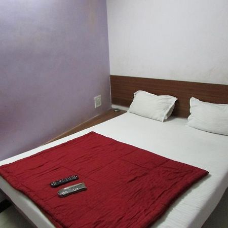 Hotel Royal Residency Мумбаи Экстерьер фото